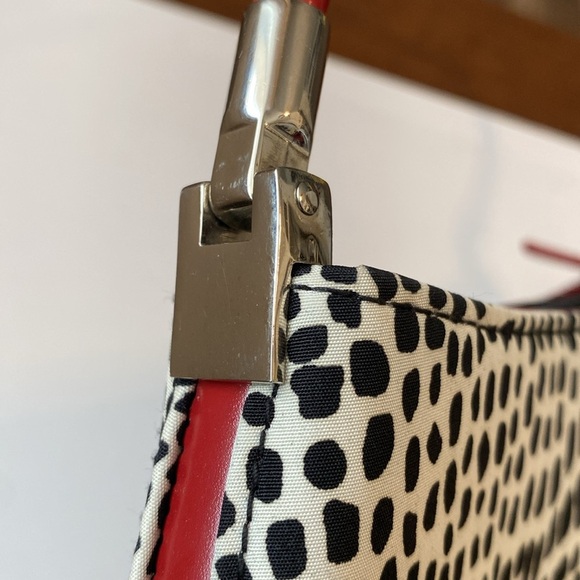 COPY - ♦️ Beautiful Red and Black shoulder bag.  Sleek, beautiful timeless - Picture 4 of 5